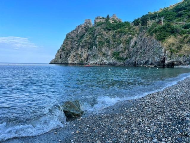 Incantevole Appartamento Taormina Сант-Алессио-Сикуло Экстерьер фото