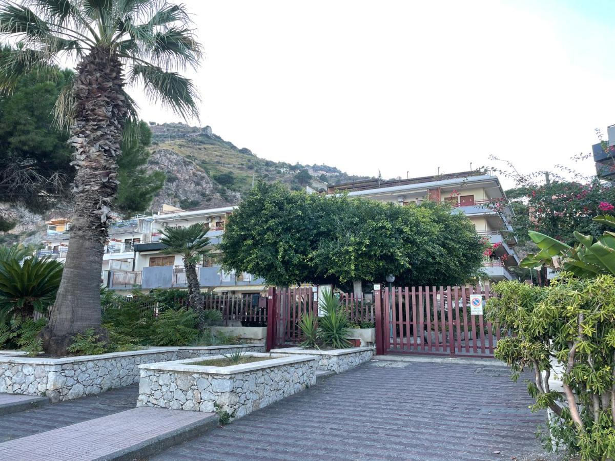 Incantevole Appartamento Taormina Сант-Алессио-Сикуло Экстерьер фото